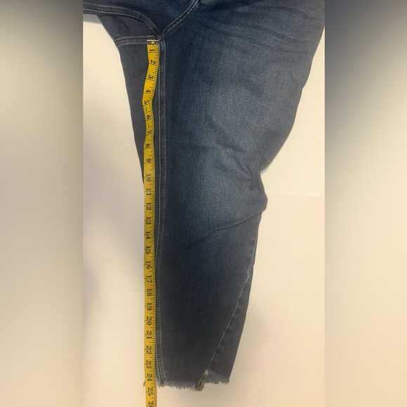 KanCan‎ Skinny Mid Rise Frayed Hem Jeans Medium Wash Women’s Plus Size 22 - Picture 7 of 7